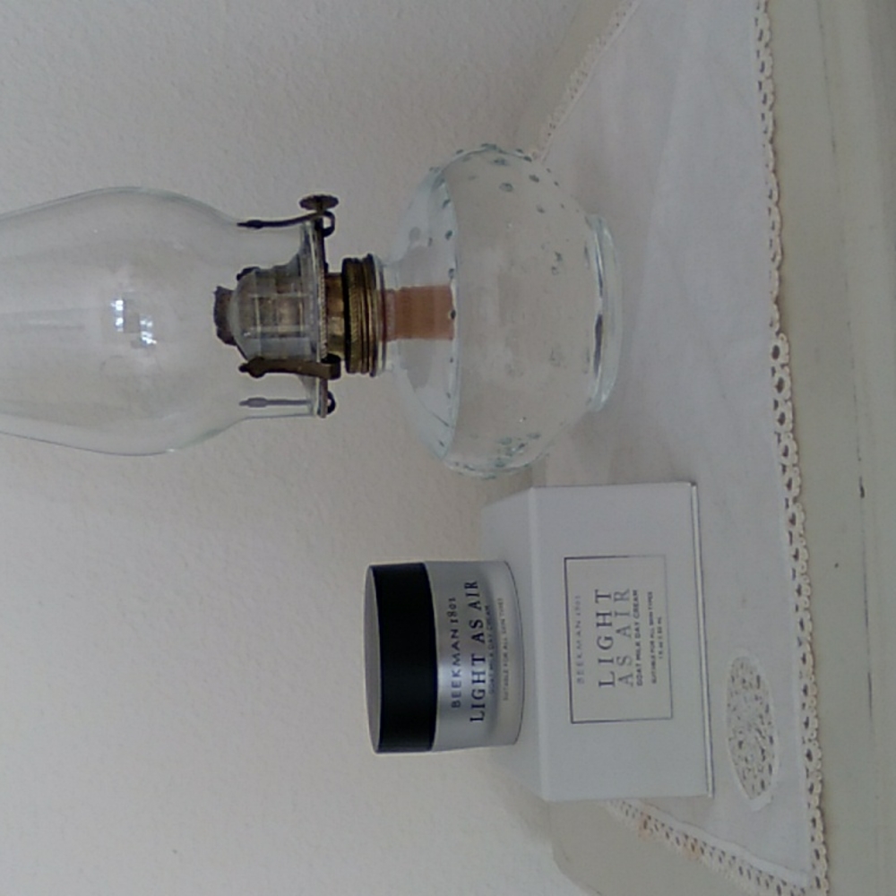 BEEKMAN 1802 LIGHT AS AIR GOAT MILK DAY CREAM
